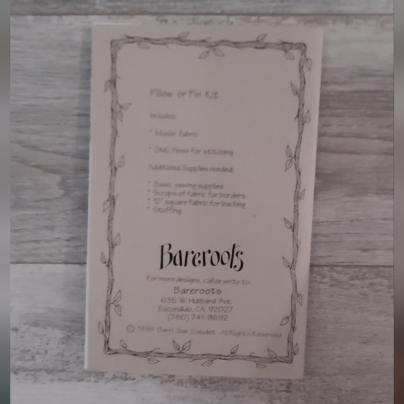 𝅺bareroots Embroidery Pillow and Pin Kit Bee Happy Behive Pk#17 cross stitch - Picture 4 of 4